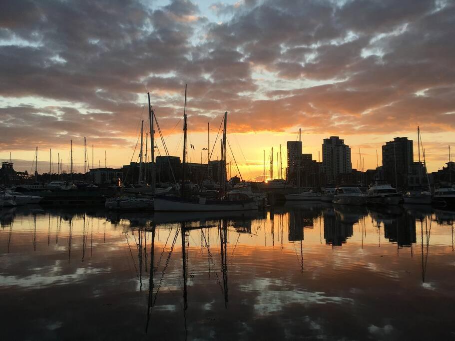 Luxury 1 Bed Ipswich Marina Apartment Free Parking エクステリア 写真